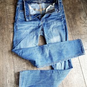 AMERICAN EAGLE JEANS